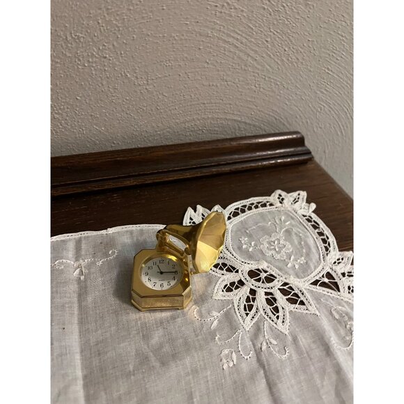 Miniature Gramophone Novelty Clock - Picture 5 of 5
